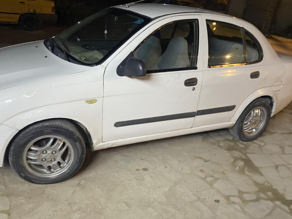 السلام عليكم سياره طيبه رقمه قادسية فقط السياره كايمه بس تشتغل مابيه شي السياره كهربيات  جاهزه من كلشي مابيه اي نقص فول نضافه 
متوازي  على بيع الشراي يتصل 
سعره ٢٧وبيه مجال  المكان بابل المسيب 
***********
