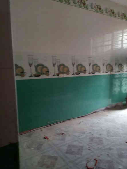 متوفر الان بيت #للايجار
موقعه #حي_الفرات_قرب_بيت_العادلي 
مقابل اسواق زهوره يحتوي على غرفه نوم وصاله ومطبخ واستقبال وصحيات داخليه وخارجيه وطارمه أرضيته صب البيت بناء حديث ومرتب ونضيف

#ايجاره_250_الف_مع_الماء_والكهرباء 
للاستفسار اكثر
#واتساب_اتصال_***********
أو مراجعه مكتب السند للعقار الكائن في الجزائر شارع المطاعم مقابل مدارس التفوق الاهليه
