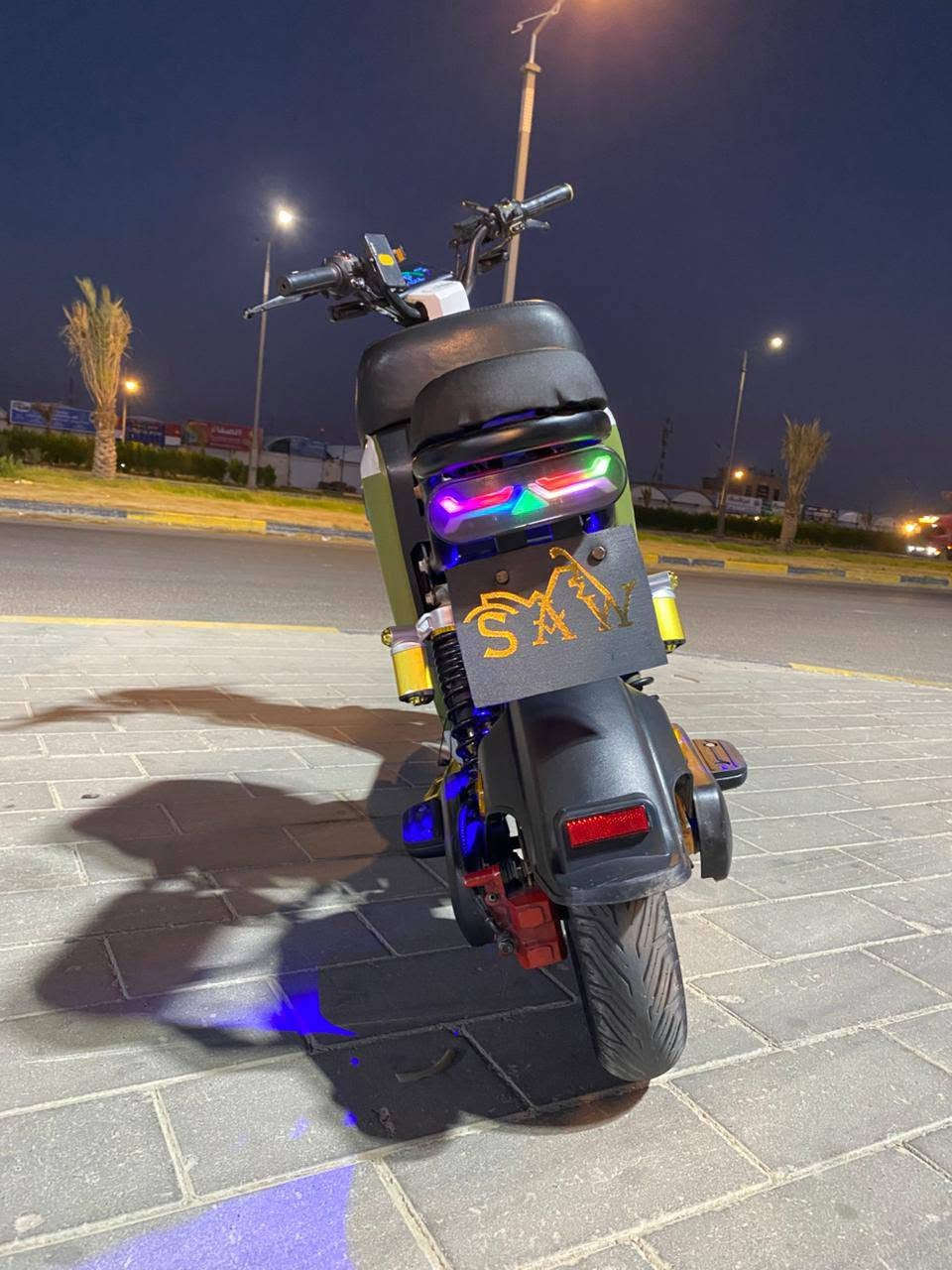 سلام عليكم دراجه شحن ار 9 شوف عينك نضافه كلش شغال من طول لطول بطاريات 32 سعر 400 بيهه مجال قليل رقم ***********
