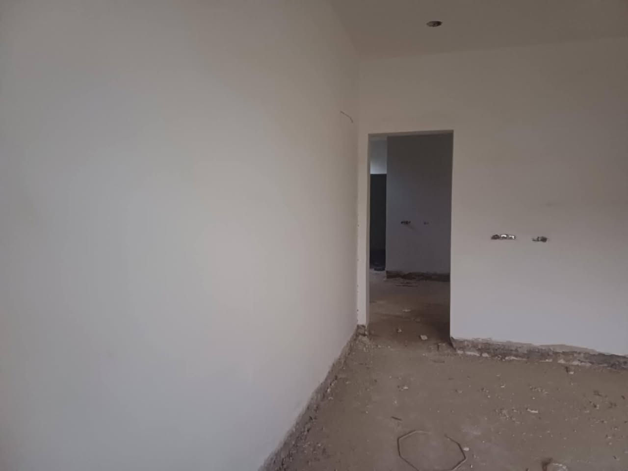 بيت 200 متر باقي تشطيبات فقط غرفتين نوم استقبال صاله صحيات حي الزيتون شارع مدرسة صدى النجاح  مطلوب اسكان الاتصال ***********
