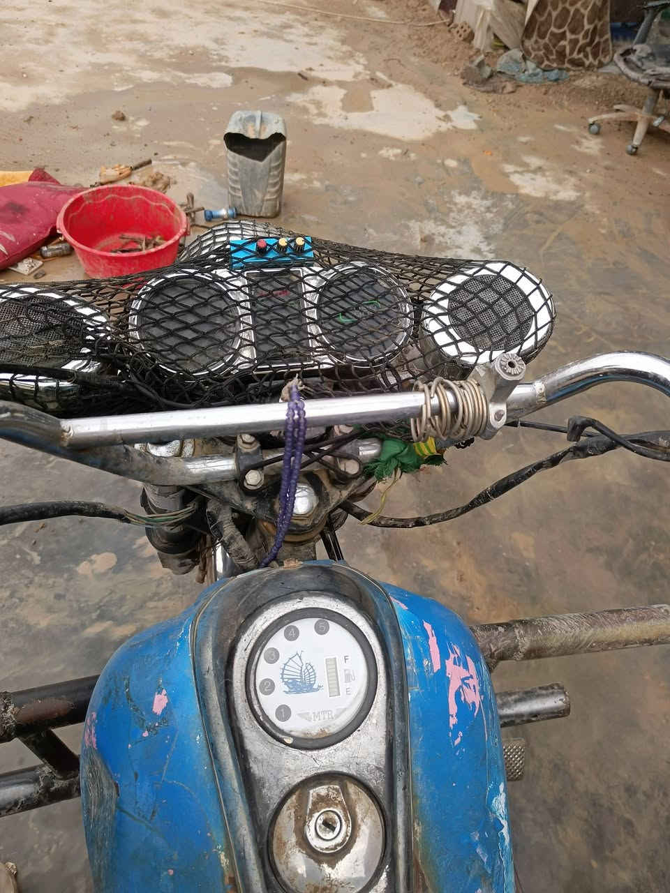 السلام عليكم ستوته البيع دايوان موديل 19 وبيه محرك 20 كهربايات كله شغاله نكرت سلف مابيه اي نقص بجهك لشغل لعنوان بغداد النهروان سعره 850 وبيه مجال لشراي رقم ‏‪***********‬‏
