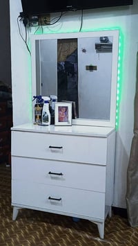 غرفه تركيه للبيع سعر 500 وبيها مال للاستفسار 07726605177