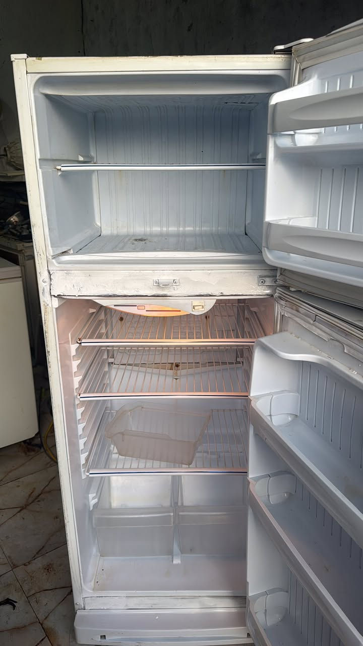 للبيع ثلاجه كونكورد حجم وسط شرط الشغل مجمده رويال شرط التجميد - الشطرة ***********
