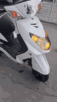 سلام عليكم دراجه سكنس فحل نوزل خطين دراجه خير من الله مال جناي وهاي نضافه كدام العين أي نقص ماكو وبيها منفيس مكاتبه وبلعافية على إلي أخذها سعرها (850$) *********** واتساب
