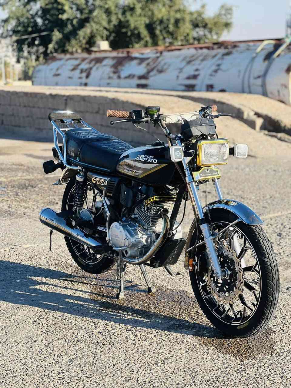 السلام عليكم 
دراجه لبيع موديل 25 محرك 200 مكاني ديالى جلولاء 
السعر ..780وبيها مجال 
رقم تصال ***********
