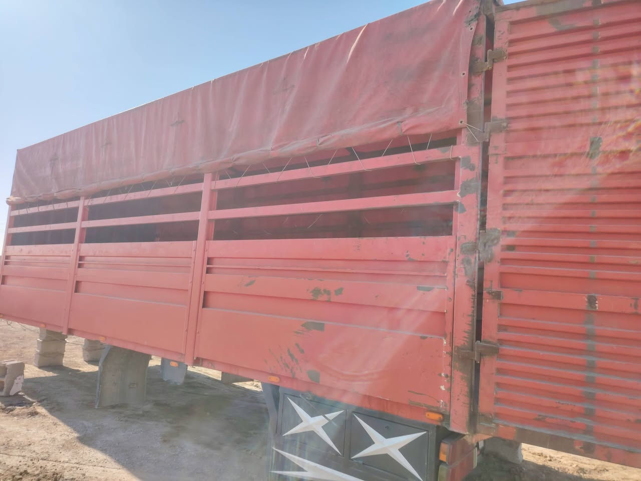 للبيع بدي حمداني طول ٧ ونص ارتفاع مترين و٦٥ عرض مترين و٦٠ بريص ٤متر و٨٠ تصال *********** مكان واسط الدبوني
