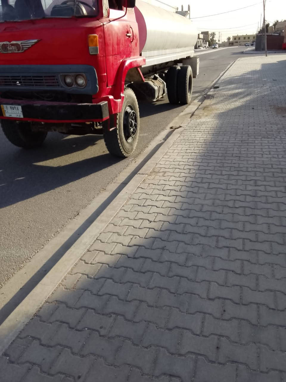 سلام عليكم تنكر هينو مكينه كير اكسن شاصي كفاله سياره جاهزه خير من لله ***********
