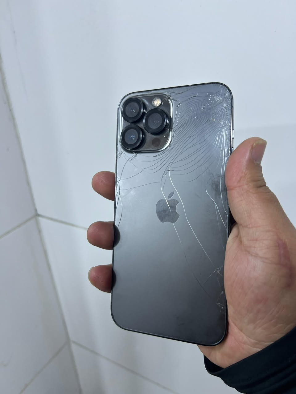 للبيع ايفون 13 بروماكس  ذاكرته256 كيكه جهاز لوك عيبه ضهره كاميراته فول شاشه بلادي فيس ايدي شغال جهاز مامفتوح كل بلادي شرط حاسبه تك  سيم ويدعم شريحه بطاريه بلادي80 شرط مايصرف شحن نموذج M أمريكي سعر575 وبي مجال خاص او اتصل ***********
