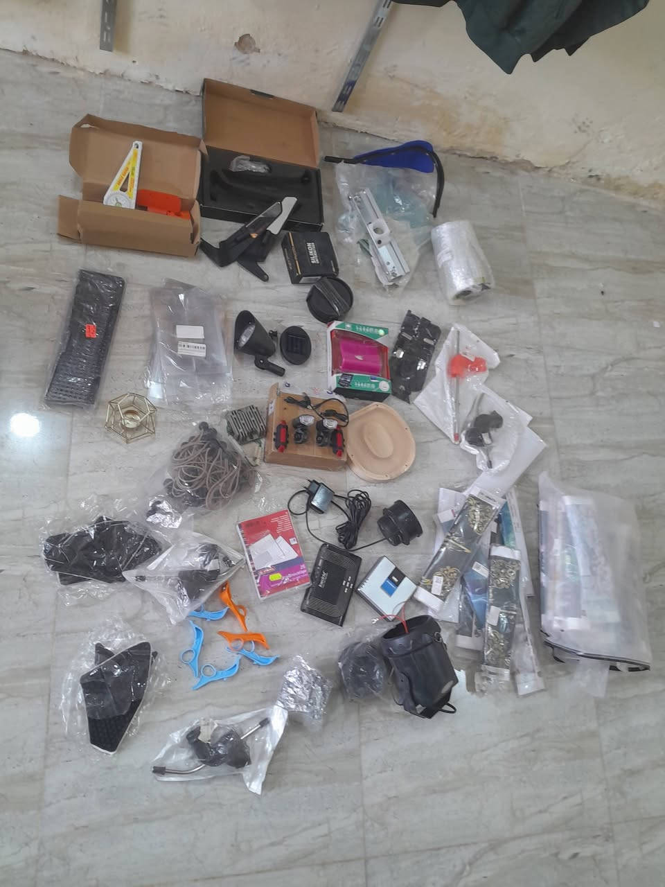 غراض امزون مشكله السعر ١٥٠ هواي نواعم بيهن التواصل ***********
