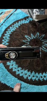 مسجل jvc  مسجل جوكر يرهم على اي سياره  وجه المسجل ينشلع السعر 45 وبيه ...