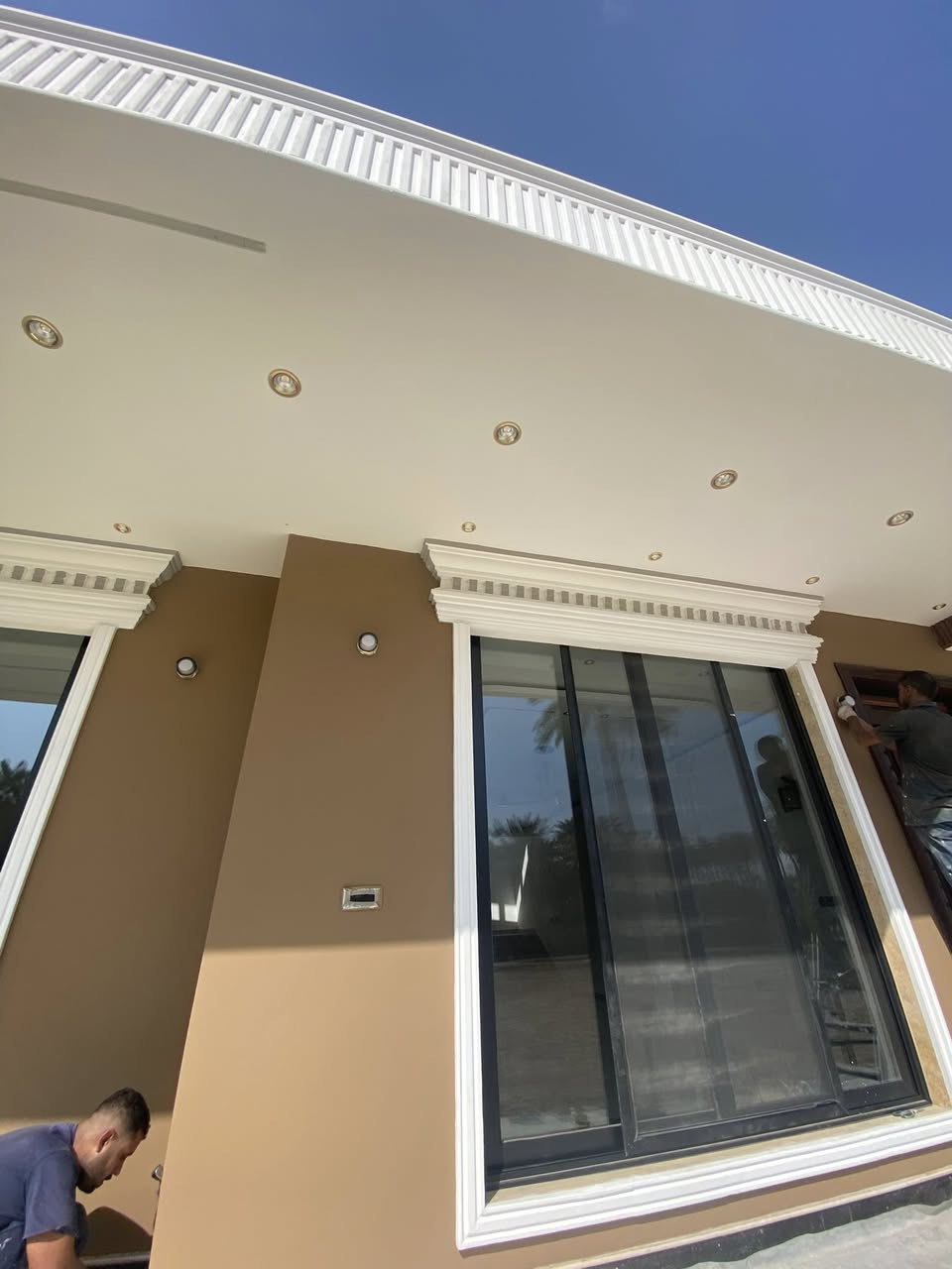 كادر هندسي متخصص لتنفيذ جميع اعمال الديكور الداخلي والخارجي للمنازل ، المجمعات الطبيه ، الكافيهات ، المجمعات التجاريه ...
جبسنبورد ( تركي كوناوف أو متحده )
حديد ثقيل 0.5 مقاوم للاحمال
معاجين واصباغ من شركات رصينه ( جوتن ' بتك " ديلوكس ، همبل، بلو الايطاليه ...وغيرها .
سحب بورك ' كورنيش اللديكورات الملكيه والكلاسيك والنيو كلاسيك بوردكس للواجهات المنزليه والمطاعم والمحال التجاريه كافه اعمال الفوم التركي والكوبلنات
جميع المواد المستخدمة خاضعه للفحص الهندسي .
اشراف هندسي على جميع الأعمال وضمان لمدة ١٠ سنوات التصميم + اعمال الكهرباء مجاناً للمساحات الكبيره
موبايل او وتساب /***********
