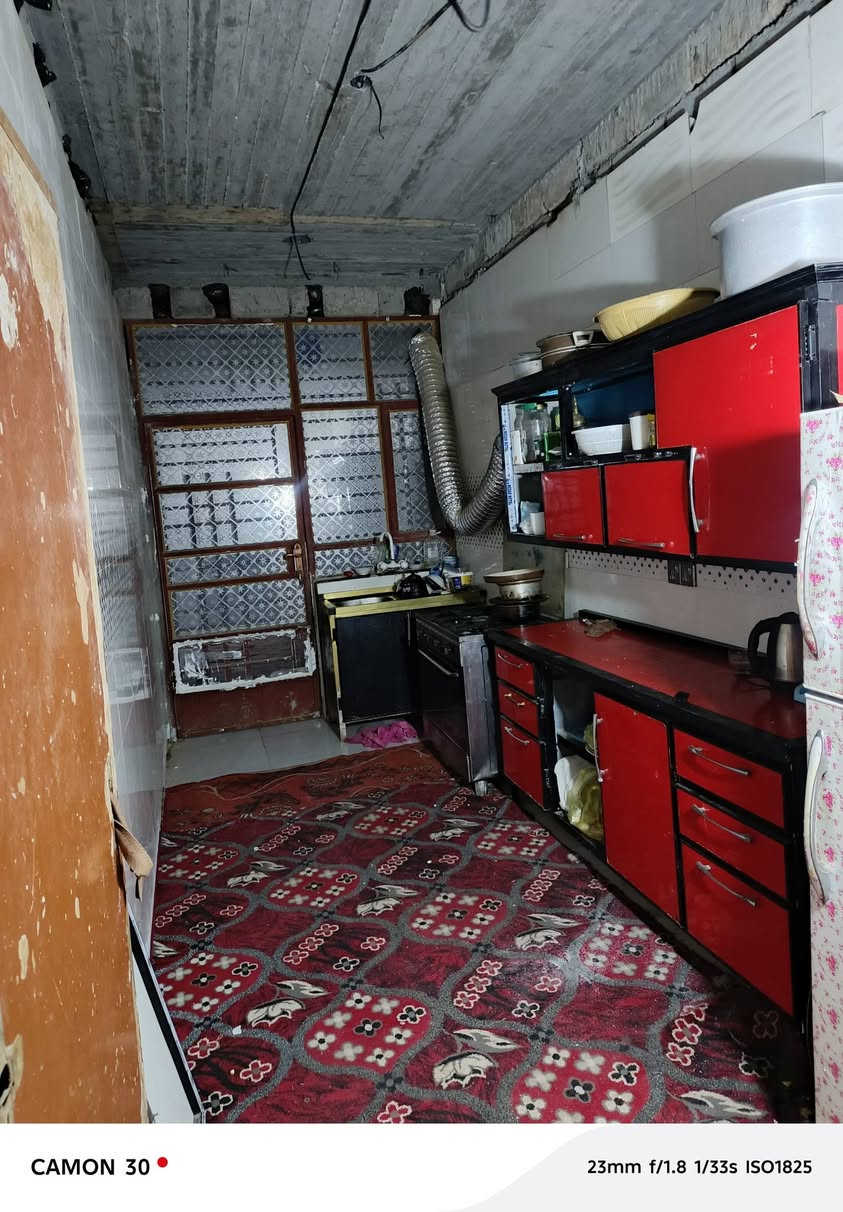 سلام عليكم تخم ملكي وكونتر يعني بحاله جيده اللبيع استفسار اتصل ***********السعر مناسب
