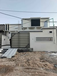 دار سكن للبيع بناء حديث بمساحه(200م) علا شارع (١٠م) يحتوي علا غرفتين ن...