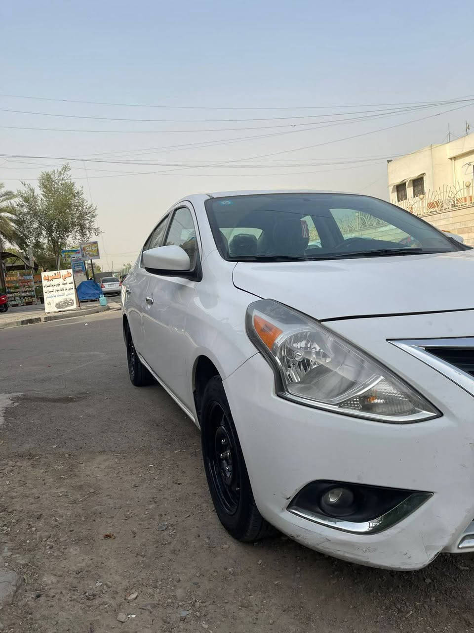 سياره نيسان فيرسا موديل 18 رقم بغداد دولي باسمي وارد امريكي ضربتها جاملغ خلفي ايسر بامريكا كير ومحرك مكفولات 
تبريد ثلج باتري جديد دوشمه جديده السعر 100$وبيها مجال قليل 
ت***********

