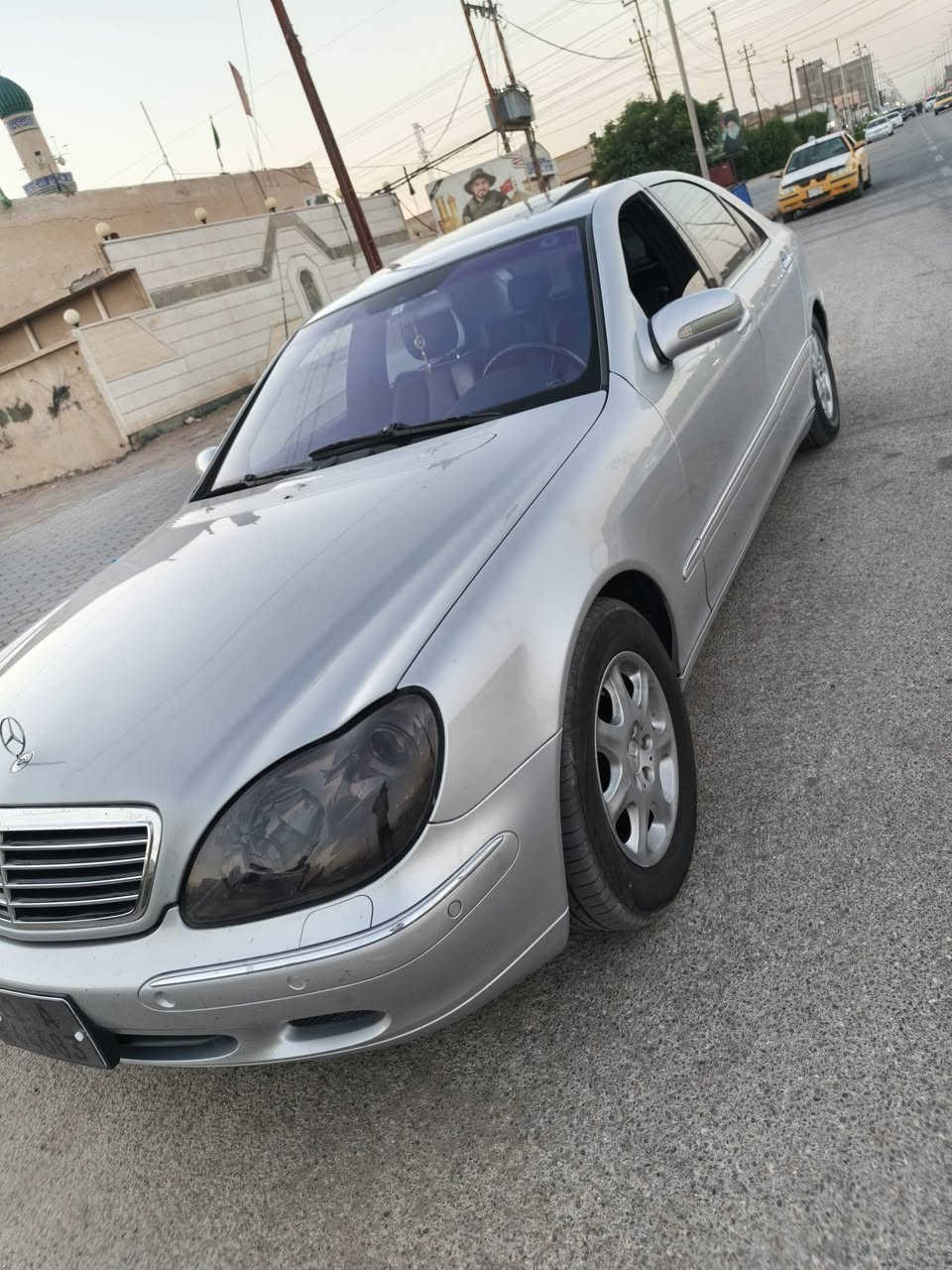 من رخصت الادمن المحترم مارسيدس غواصه500 جديدة موديل  2001
هزه وسنويه ورقم جديد بغداد
مكفولة من الضربه
بيه صبغ قطعتين كلير بدون أي ضرر
فول موصفات للأخير
مكينه وكير حداديه كهربائيات وغرفه كلها شرط
السعر ١٣٥  قفل
أو مراوس بااقل
***********
الخاص مفتوح
