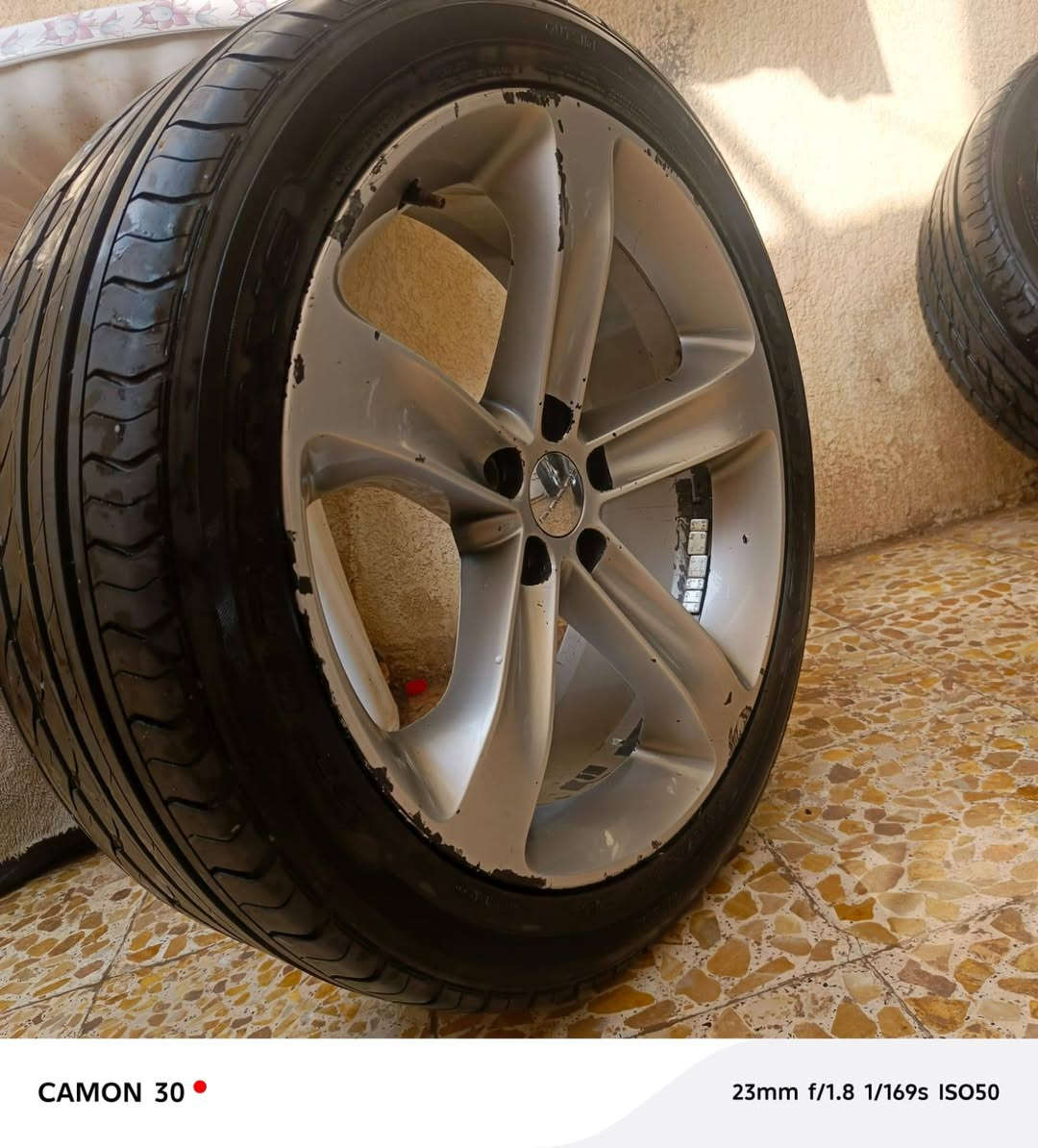 سلام عليكم ورحمة الله وبركاتة وياله اللبيع هنه وتايراتهن جارجر حجم عشرين وياله نضيفه كلش تعل وشد بيهن فطر قليل معرضات برقتين ونص مكاني ميسان العماره توصل على رقم. ***********
