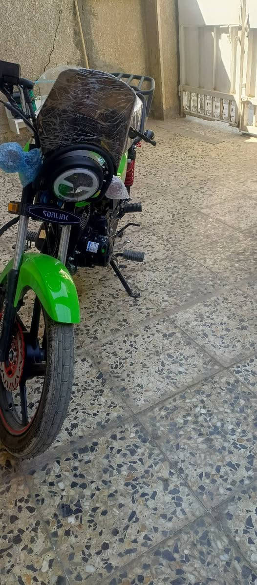 سلام عليكم دراجة سونك خمسة كير بعده زيرو الدراجة مكفولة كفالة عامة مصارله سبوع من نزلت من الرمبة أوراق كاملة اب اسمي مكاني بغداد الشعب سعره مليون او مية او بيهة مجال للشراي هذا رقمي ما متواجد عل فيس ***********
