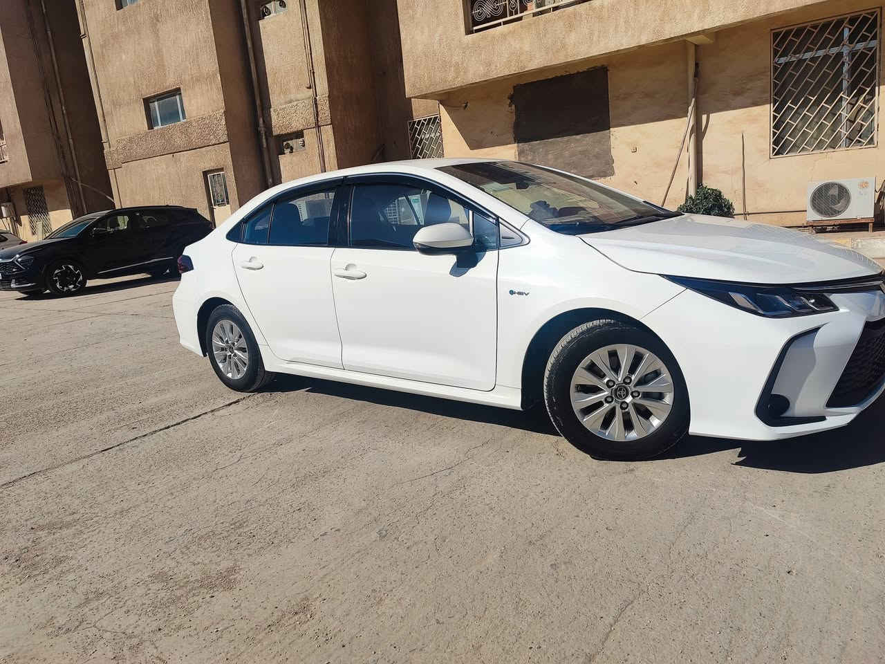 كورلا هايبرد ٢٠٢٥ بدون فتحه
مكفوله من كلشي
ماشيه ٢٦ الف وقابل للزياده
١٤٨ بيها مجال بسيط
مكان السياره حله
***********
