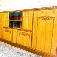 بوفيه مستعمله مترين ونص تسكام للبيع ويوجد خدمة توصيل 07728713000