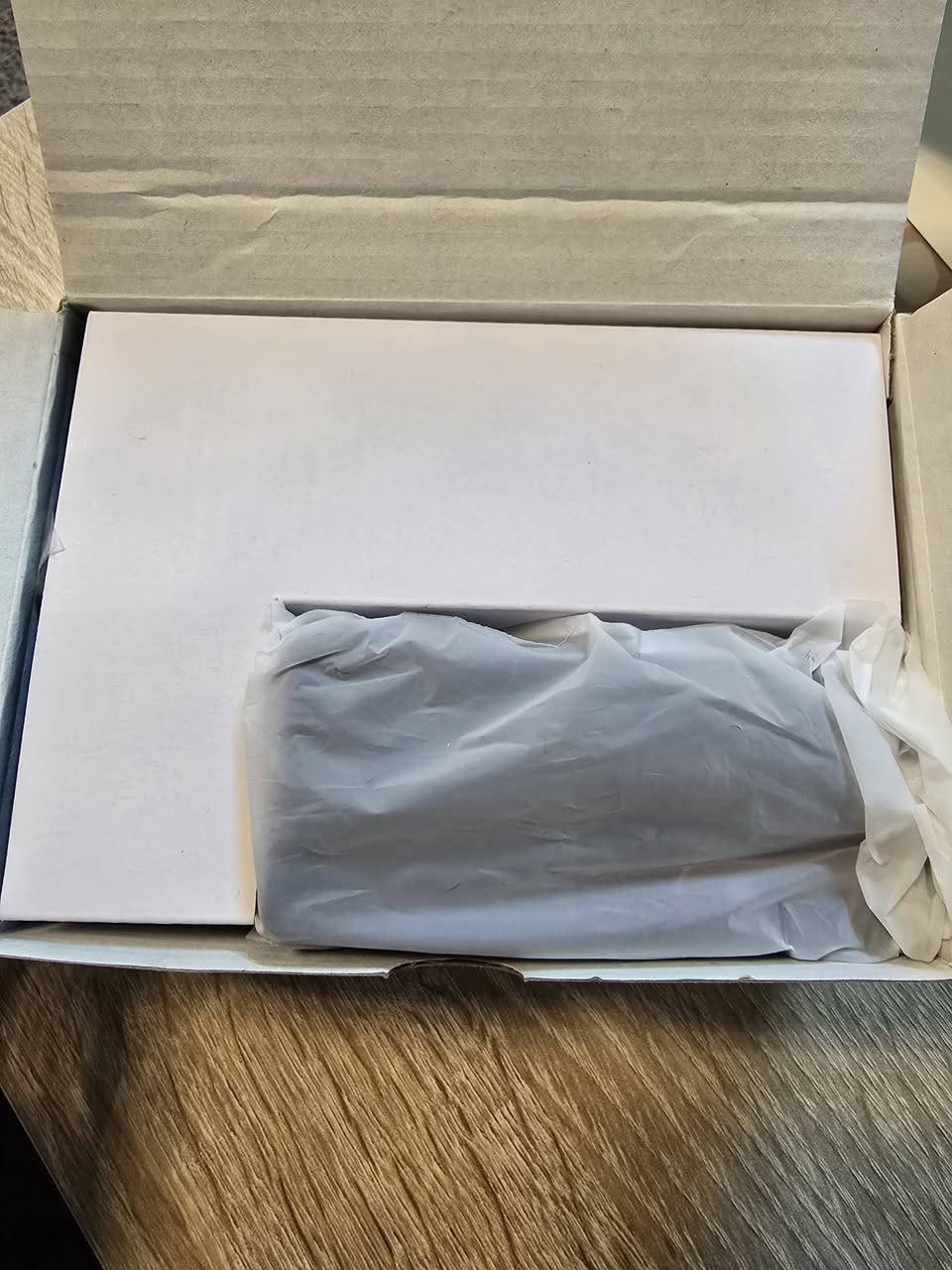 داش كام full HD 3 كامرات امامي خلفي و داخلي نظام ليلي نهاري 
بيها نظام WIFI و تطبيق خاص تكدر تشوف التسجيلات و تسجل و تاخذ صور 
تسجيل تلقائي و حساس حركة 
السعر 25 الف قفل


**إذا كنت صاحب هذا الإعلان وتريد حذفه لأي سبب، رجاءا أرسل رسالة إلى الدعم الفني**