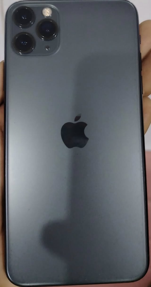 ‏سلام عليكم iPhone 11 Pro ماكس للبيع أو مرؤوس سعر 300وبي مجال بطارية 81 مكاني بغداد سيدي***********
