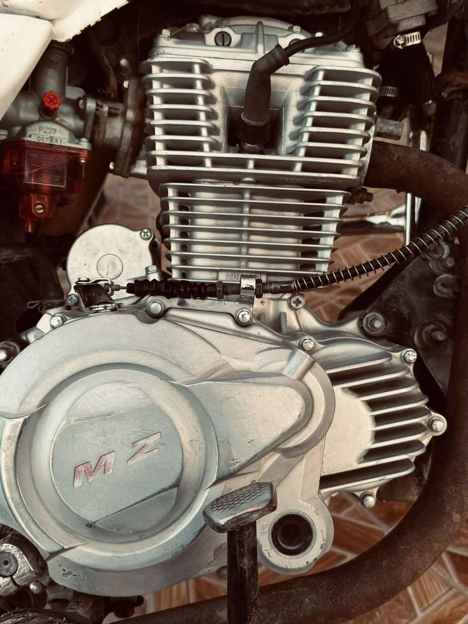 .ام زت موديل 2016  للبيع اوراقه كامله مع منفيس الدراجه گدامك مع ذلك تجي تفحص  وعيوني متوازي ع بيعتها السعر 550 وبيها مجال بسيط للتواصل ***********
