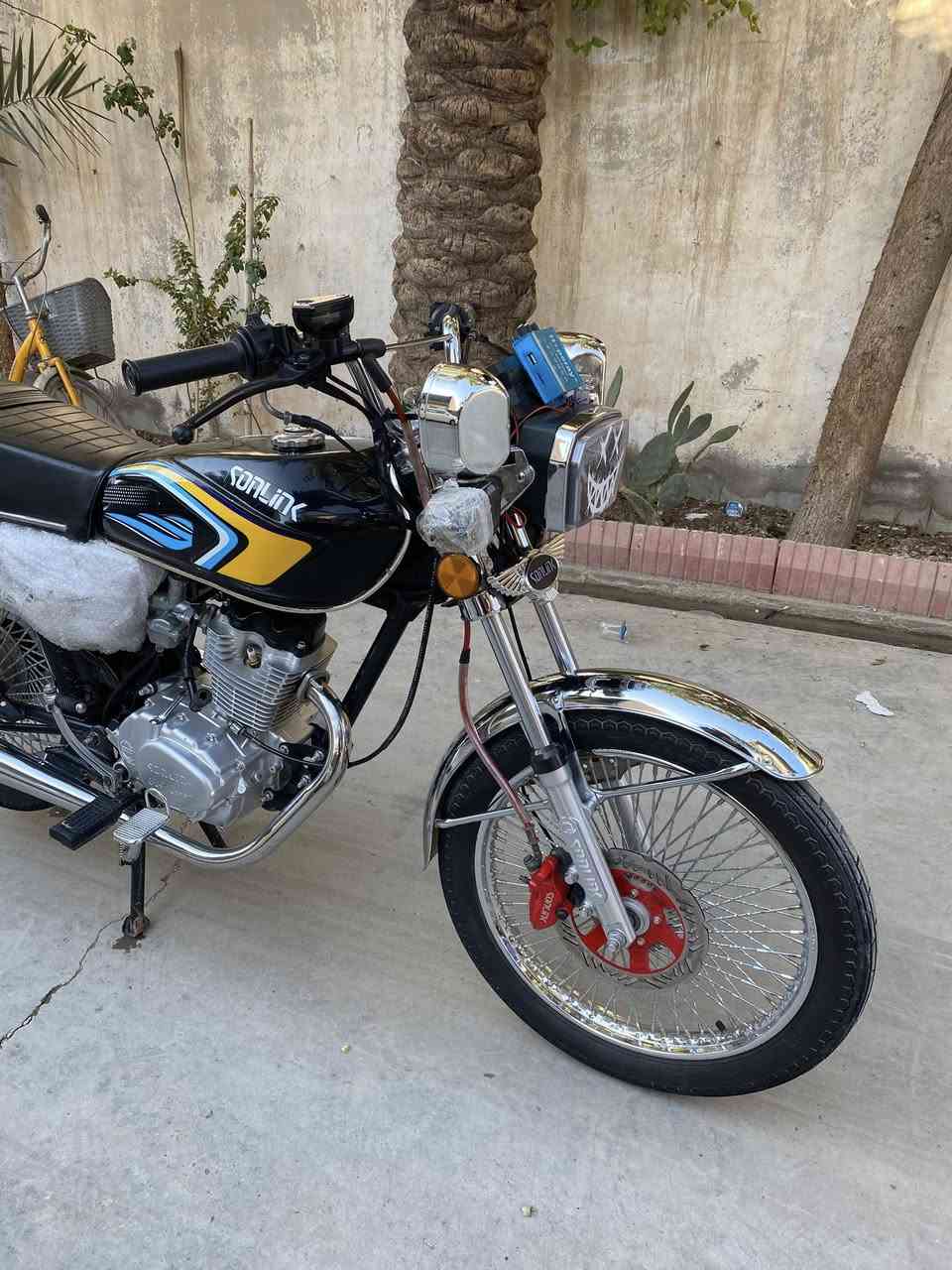 يالله
سلام عليكم دراجة تايكر موديل ٢٥ سولنك اصلي الدراجة كفالة من كلشي بس بيها ملاحضات بسيطة شوية 
ديالى بعقوبة ***********
