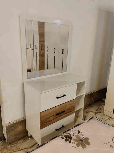 يتوفر غرف اقتصادية بموديلات والوان مختلفه متوفره الان في معرض الشركه الكائن طريق رفاعي نصر مجاور جامعة اوما الاهليه للاستفسار اكثر يرجى الاتصال على الارقام التاليه 
***********
*********** واتس فايبر تلگرام 
البيع بطريقة النقد والاقساط 
الشد والنقل داخل محافظة ذي قار مجانا
