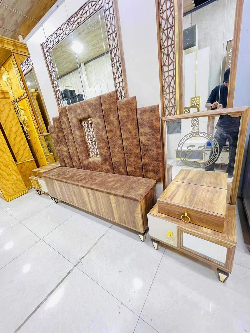 9 قطع 700


**إذا كنت صاحب هذا الإعلان وتريد حذفه لأي سبب، رجاءا أرسل رسالة إلى الدعم الفني**