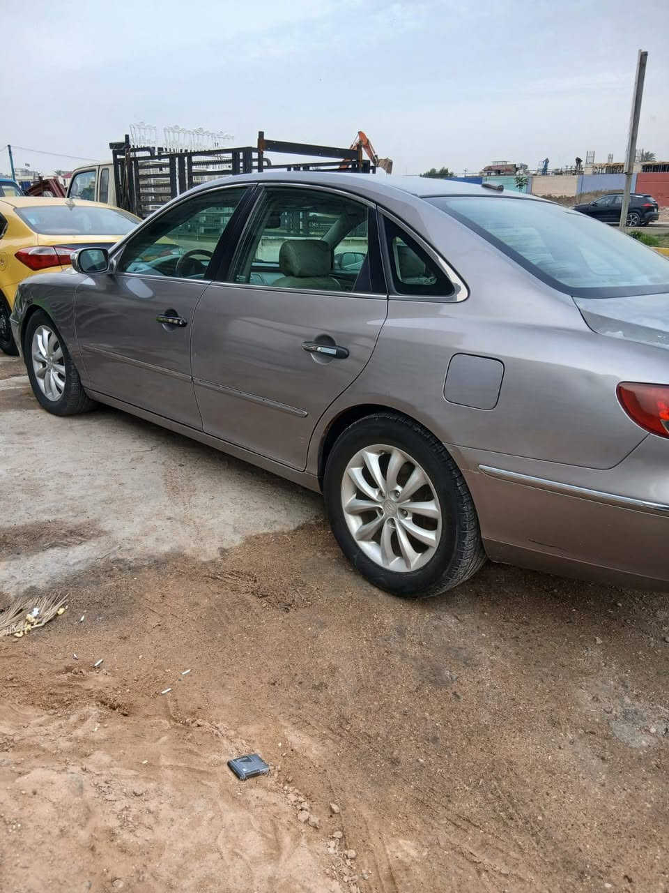 السلام عليكم ازيرا 2008 وارد امريكي فول لمتدد  بسمي رقم بغداد انكليزي ***********  للبيع او مراوس
