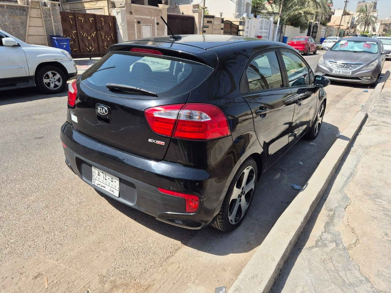 للبيع فقط كيا ريو ٢٠١٧  مكاني بغداد دورة  وسعرها ٩٥ وبيها مجال .
السيارة فول لمتد  وجاهزة بدون اي نقص.
***********
