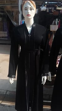 ملابس • متوفر