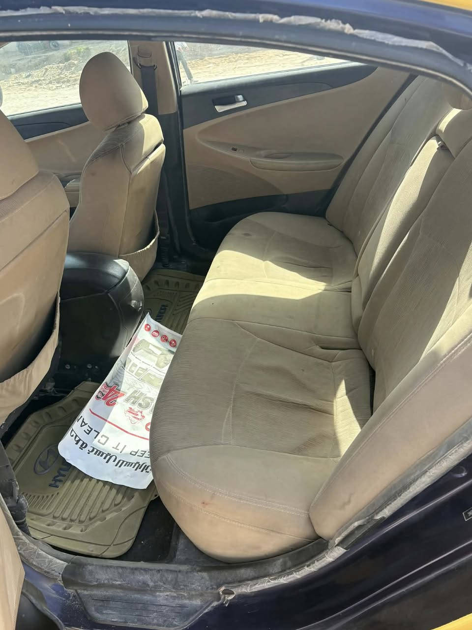 السلام عليكم من رخصه لأدمن سوناته ٢٠١١للبيع لون اصفر سياره مامتعوبه عله إيد وحده السعر خاص العنوان اكرمين ***********
