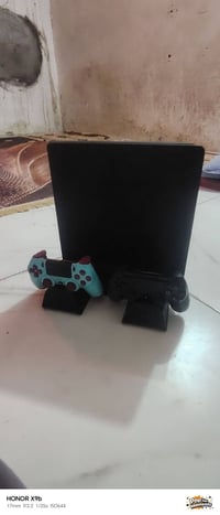 بلي فور • نظيف • مع يدات