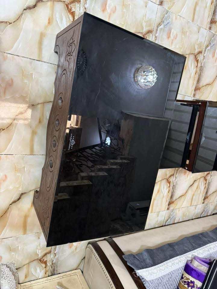 ميز وسطي و ٣ طبلات
شارع فلسطين 
***********
