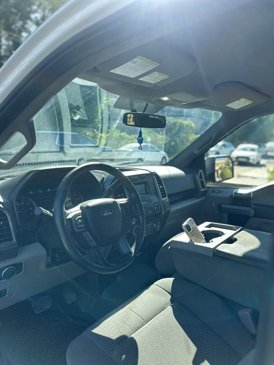 فورد f150 للبيع بغداد المنصور شارع مستشفى الطفل في الا سكان 8سلندر سعره 21$دولار للاستفسار اتصال على الرقم ***********
