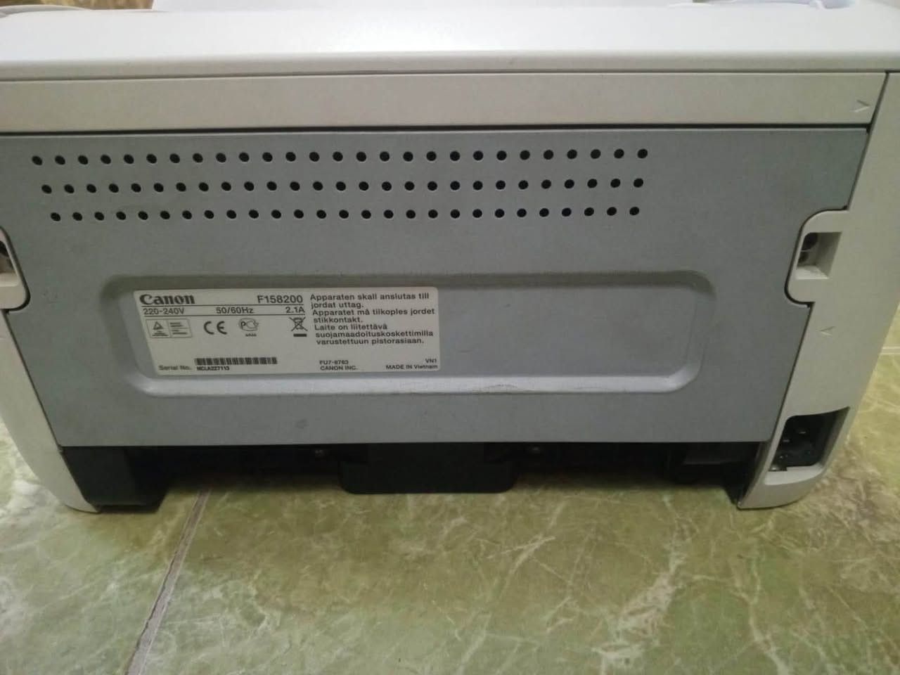 طابعة كانون ليزر Canon LBP6020 (بحالة الزيرو تماماً) 🖨️✨
للبيع طابعة ليزر أسود وأبيض Canon i-SENSYS LBP6020 بحالة ممتازة جداً (أخت الجديدة):
 الاستخدام: مطبوع بها أقل من 200 ورقة فقط!
 الحبر: الخرطوشة (التونر) الأصلية الخاصة بالشركة وما زالت ملحقة بها ولم تُستبدل أو تُعد تعبئتها.
 الملحقات: تشمل مزود الطاقة الأصلي وكابل البيانات (USB) الأصلي المرفقين معها من الوكالة.
 المميزات: طابعة سريعة، اقتصادية جداً في الحبر، وحجمها مدمج مناسب للمنازل أو المكاتب.
💰 السعر: 100,000 دينار عراقي (سعر قفل وغير قابل للتفاوض نظراً لحالة الطابعة ووجود ملحقاتها الأصلية).
📍 المكان: (بغداد الدولعي )
📞 للتواصل:( ***********)
