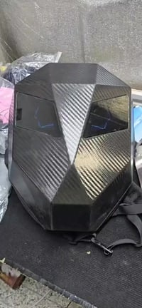 حقيبة كاربون فايبر مع شاشات LCD انطي سعرك وبالعافية  07722651131