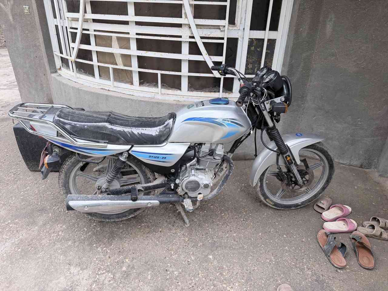 دراجه داي وان عظم موديل ٢٠٢٢اوراق أصوليه محرك مامفتوح صوتها ناعم كفاله عامه سعره مليون ٤٠٠وبيها مجال قليل عنواني كربلاء شارع بغداد رقم ***********
