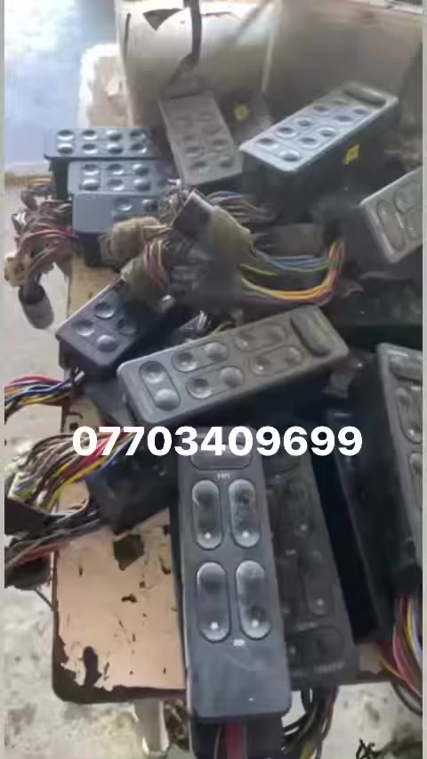 السلام عليكم
كنترول ابرنس فيشه وحده وفيشتين 
العنوتن ديالى الخالص هبهب الشارع العام محلات الحاج ابو انس المولى 
***********
يوجود خدمه توصيل 
جمله ومفرد
