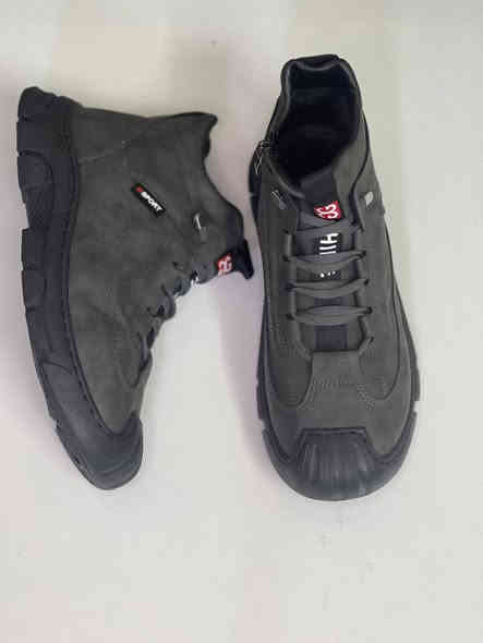 سلام عليكم احذيه ولادي بناتي بضاعه كوريه اصليه مو صيني وشرط الضمان يوجد توصيل داخل حي العامل والمناطق المجاوره للحجز راسلونا على الوتساب ***********
