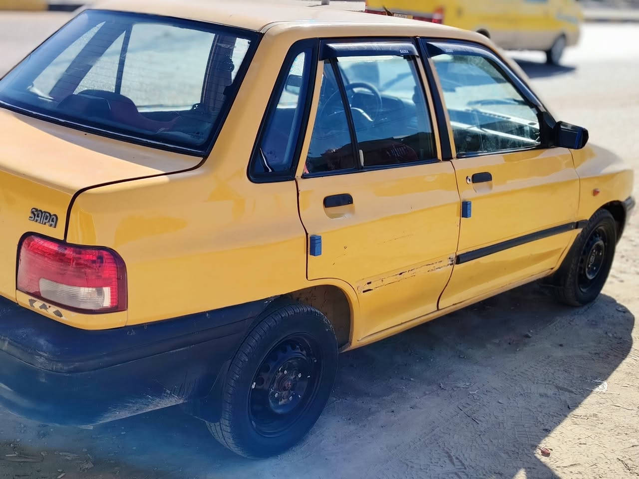 اسلام عليكم
سياره للبيع مكانها بابل الحله 
رقم بغداد انكليزي
السياره كير او مكينه كفاله
كهربائيات كلها شغاله
تخم تاير 
بس عوزها ترتيب شواصيها 
***********
