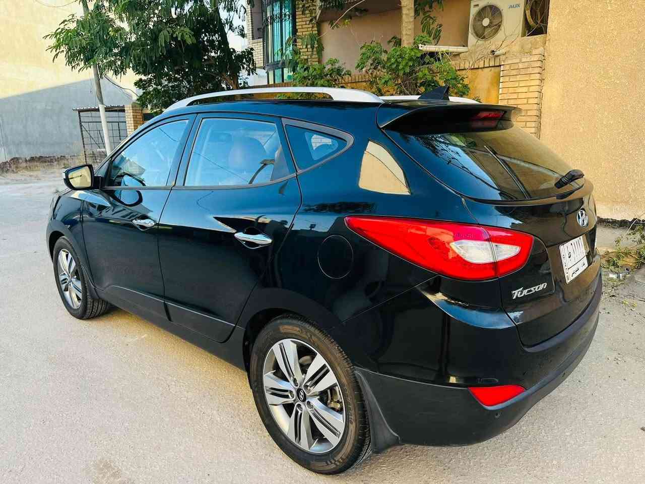 السلام عليكم
للبيع
هونداي توسان 2015
لمتد  Limited 4WD

خليجي مواصفات خاصة
مكفولة كفالة عامة
رقم بغداد سنوية باسمي

لون اسود فول 1ع1 ماشية 99 الف كيلو

-بصمة
-بانوراما
-مكينة 2400 DOCH
-شاشة
-كامرة
-حساسات خلفية
-فور ويل 
-اير باكات 12
-ويل كب عدد 5 حجم 18 كروم
-تحكم ستيرن جهتين
-كشن السايق كهرباء 
-كشنات جلد 

السيارة مكفولة كفالة عامة ما عدا بارد بسيط بالباب الامامي وموضح بالسونار

السعر 165


**إذا كنت صاحب هذا الإعلان وتريد حذفه لأي سبب، رجاءا أرسل رسالة إلى الدعم الفني**