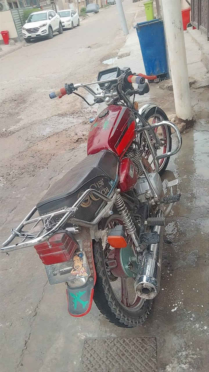 السلام عليكم اخوان سيفان للبيع دراجه خير من الله جيب فيتر وتعال أفحص السعر 450 وبيه مجال للاستفسار*********** المكان بغداد
