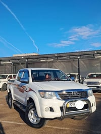 هايلوكس • ٢٠١٤ • بدون صبغ