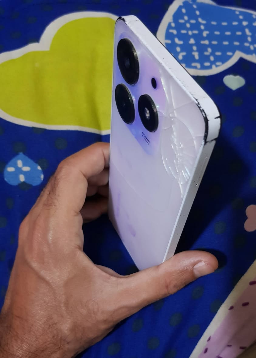 سلام عليكم جهاز تكنو سبارك للبيع جهاز كله شغال بس بي  فطر بالشاشة ما مبين أصلان ماشر علية يالخط الاسود وبي فطر بالضهر  شخوط بالشاصي  السعر ٧٥ الف العنون السيدية رقمي بي واتساب ***********
