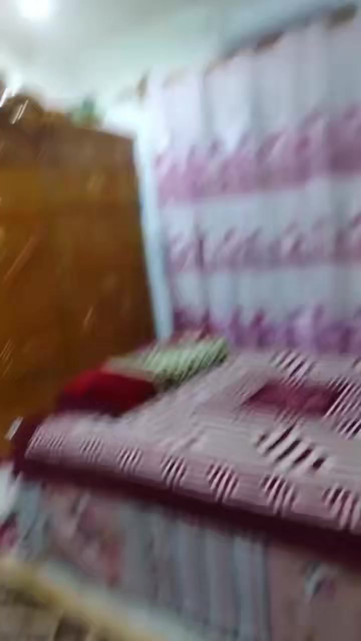 سلام وعليكم غرفه نوم تفصال قاطين ام 6صارله شهرين من فصلته سعر 1500وبيه مجال للطيبين ***********
