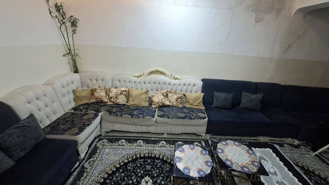 للبيع 🛑
ديوان فصال ملكي 
جديدي مستعمل قليل جداً 
ب سعر 300 و بي مجال بسيط 
للتواصل خاص او ***********
***********
