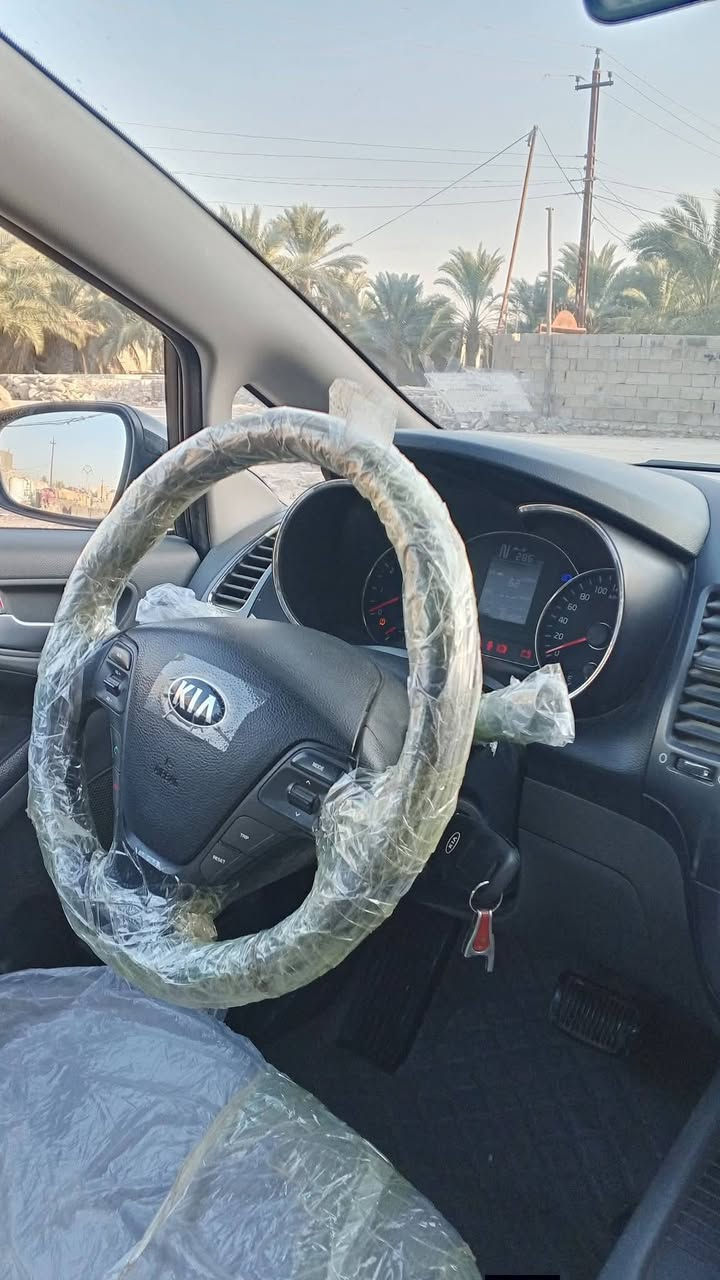 للبيع سيراتو موديل 2017خليجي مكفول كفاله عامه
 ما عده الجاملغ الامامي رش ول باقي 
  مكفول كفاله عامه 
كير محرك1600 مكفول
 بسمي مداور ثاني يوم
 نص فول
 حساسات امامي خلفي
 حساس اطارات
 ويل كب
 تحكم استيرن
مانع انزلاق
 اشاير بل مري 
داخل لونين تخم تواير جدد 
السعر 126الاستفسار ***********
