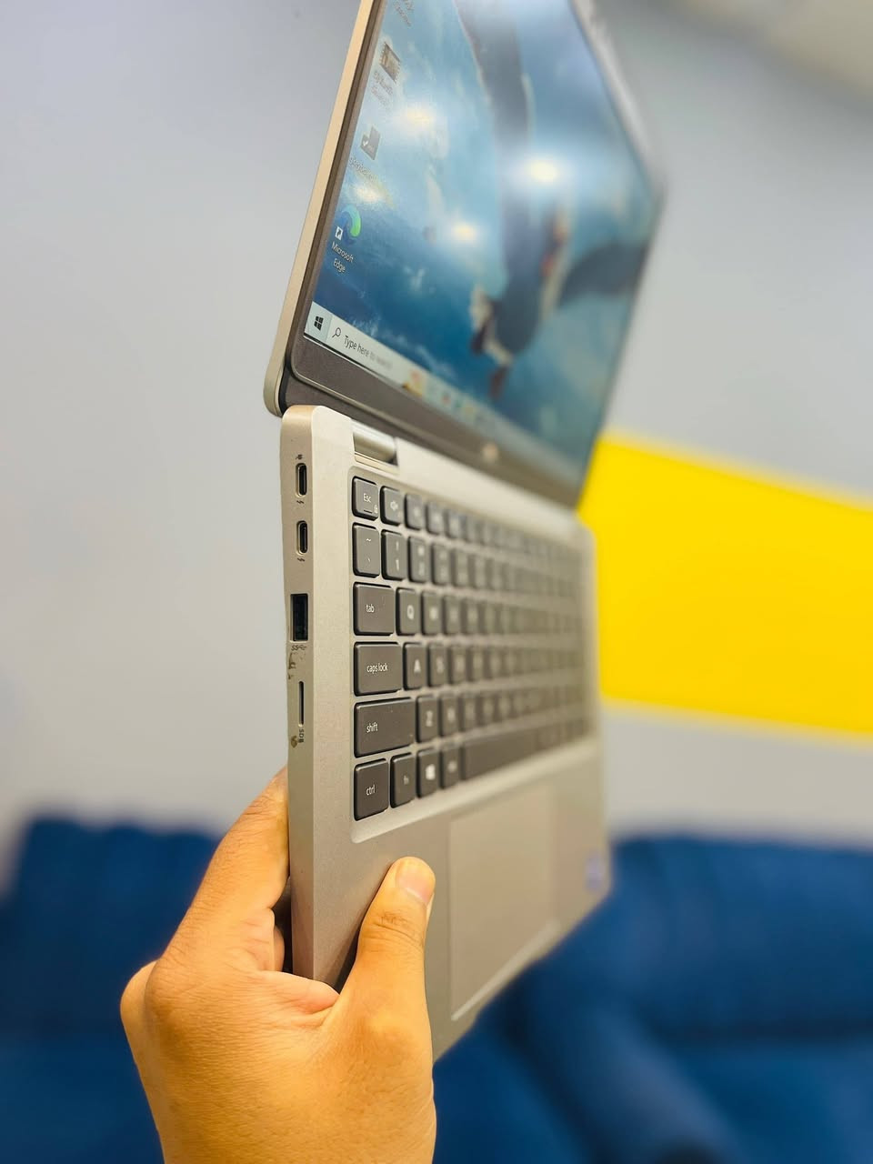 💻 Dell Latitude 5320 – Core i7 (الجيل 11)
🔹 المعالج: i7 – الجيل الحادي عشر
🔹 الرام: 16GB
🔹 التخزين: 256GB SSD
🔹 الشاشة: 13.3 إنج – FHD – لمس
🔹 الوضعيات: قلاب 360° (لابتوب + تابلت)
🔹 كرت الشاشة: داخلي 8GB

✨ الحالة: نظافة عالية

 ⚜️ مفيد في الدراسة والشغل والاكسل والاوفيس والتصفح الطويل وكذلك المونتاج والتصميم المتوسط . 

🎁 الهدايا المجانية:
🖱️ ماوس
🖱️ باد ماوس
🎒 حقيبة
🔌 شاحن أصلي
🔒 الضمان والخدمات:
🔍 فحص كامل قبل الإرسال
📦 فحص كامل قبل الدفع والاستلام
🛠️ ضمان 7 أيام استبدال عند وجود خلل مصنعي
🟢 جاهز للاستخدام المباشر
📍 الموقع: بغداد – الأمين الثانية
📱 للتواصل واتساب: [***********]

🚚 التوصيل متوفر إلى جميع المحافظات 🇮🇶
